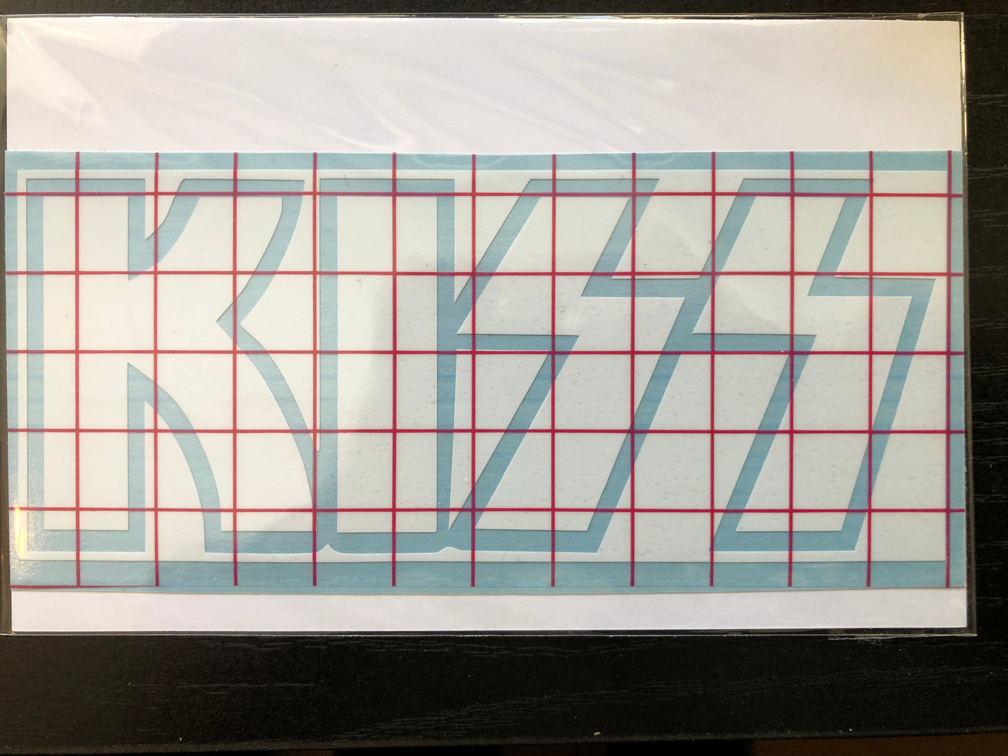 Kiss Sticker - Transparent Outline