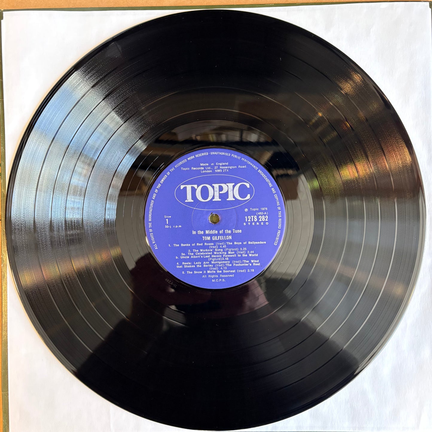 Tom Gilfellon, "In the MIddle of the Tune" [VG Used]